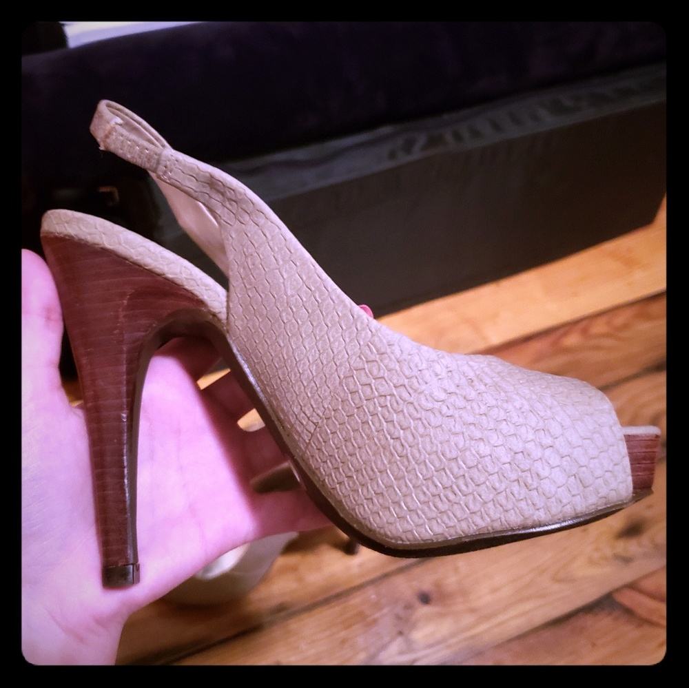 Jessica Simpson Nude Platforms Pumps Heels